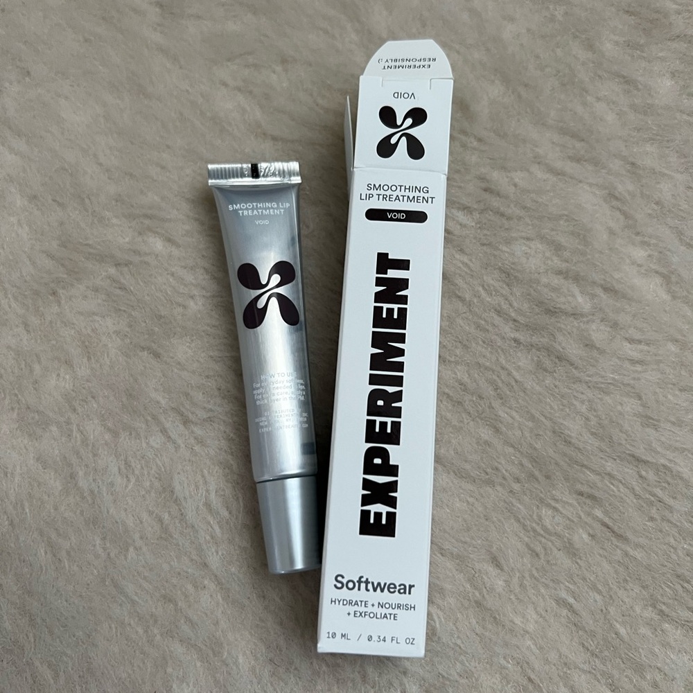 Experiment Lip Balm in shade Void